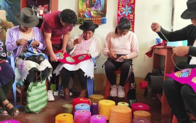 El alma del taller: mujeres bordadoras